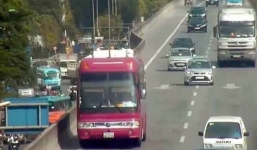 Phạt xe khách biển Lào đi lùi trên cao tốc vành đai 3