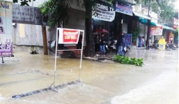 Hà Tĩnh: Trưởng thôn rơi xuống cống, bị lũ cuốn tử vong