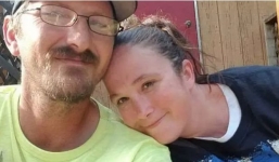 Cặp đôi hầu tòa vì tiêu tiền ngân hàng chuyển khoản nhầm