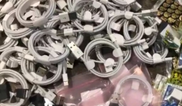 Cảnh báo tin tặc tấn công mạng qua cáp sạc iPhone