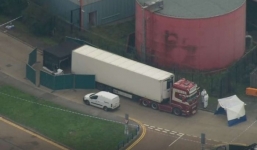 Tại sao 39 thi thể trong xe tải lọt qua các cửa kiểm tra để vào Anh?