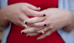 Không ăn rau, rửa tay qua loa và những thói quen hủy hoại bộ móng