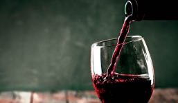 Chuyện gì xảy ra nếu bạn uống 1 ly rượu vang mỗi tối?