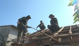 Bão số 6 gây nhiều thiệt hại, miền Trung khẩn trương khắc phục hậu quả