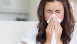 Nhịn hắt hơi có thể gây vỡ họng, thủng màng nhĩ