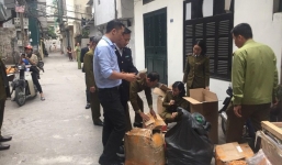 Hà Nội bắt lượng lớn hàng cắt mác Trung Quốc gắn nhãn Dior, Chanel, Gucci..