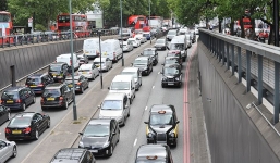 Sống gần đường lớn, náo nhiệt có nguy cơ chết sớm vì ung thư