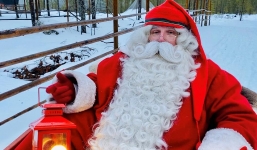 Ông già Noel 'xuất quân' đi phát quà Giáng sinh 2019