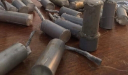 Chế pháo theo Youtube, nam sinh lớp 7 bỏng mặt