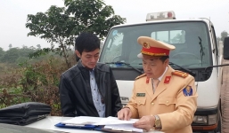 Phạt tài xế xe buýt vi phạm nồng độ cồn vẫn chở khách tại Hà Nội