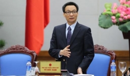 Phó Thủ tướng Vũ Đức Đam: 'Rút giấy phép bất cứ hiệu thuốc nào tăng giá khẩu trang'