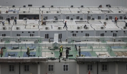 Cận cảnh bệnh viện dã chiến điều trị corona xây trong 10 ngày tại Vũ Hán