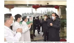 Lấy khẩu trang của nhân viên y tế, quan chức Vũ Hán bị nói 'vô liêm sỉ'