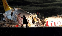 Máy bay chở 177 người gãy làm 3 khi hạ cánh