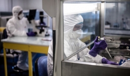 2 phụ nữ bỏ trốn khỏi khu cách ly virus corona vì bức xúc