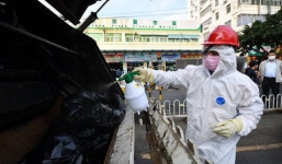 Tâm dịch Hồ Bắc oằn mình xử lý rác thải y tế chất đống trong bệnh viện