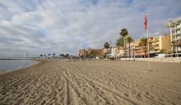 Số ca Covid-19 tăng vọt lên 6.023, Tây Ban Nha sắp đóng không phận