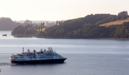 Thêm 3 tàu du lịch có người nhiễm Covid-19