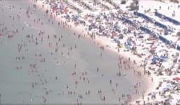 Cảnh báo Covid-19 của Trump như 'gió thoảng qua tai' với người Mỹ