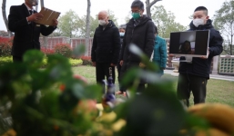 Dịch Covid-19: Mỹ kêu gọi livestream tang lễ để ngăn virus lây lan