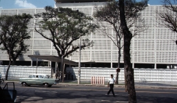 Dịch Covid-19: Mỹ tạm dừng cấp thị thực ở Việt Nam từ hôm nay