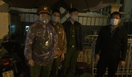 Trắng đêm gác cho người dân an vui tại khu cách ly Pháp Vân - Tứ Hiệp