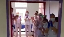 Cụ bà nhiễm Covid-19 ra khỏi ICU khiến cả Tây Ban Nha xúc động