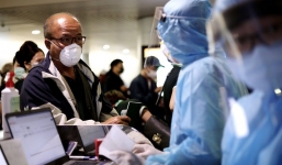 Sân bay Tân Sơn Nhất ghi nhận nhiều người có triệu chứng Covid-19