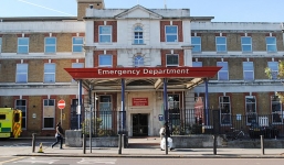 Số ca Covid-19 tử vong tại một bệnh viện Anh cao gấp 3 lần báo cáo