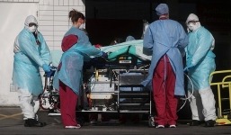 Bé trai 13 tuổi tử vong vì Covid-19 ra đi trong đơn độc