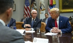 Chuyên gia Mỹ: Covid-19 lây lan qua nói chuyện, hít thở