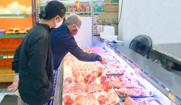 Giảm giá và bảo đảm nguồn cung thịt lợn cho thị trường: Triển khai nhiều giải pháp