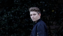 Quý tử nhà Trump 'không vui' khi cách ly mùa dịch