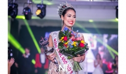 Xót xa dịch Covid-19 trong nước, Hoa hậu Anh hối hận vì đạt vương miện