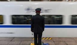 Thời khắc lịch sử: Vũ Hán gỡ phong tỏa sau 76 ngày oằn mình chống dịch