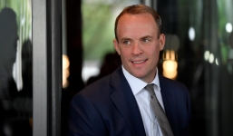 Thủ tướng nằm viện, ai đang nắm quyền điều hành nước Anh?