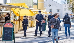 Châu Âu dần 'hé cửa' khi đại dịch giảm tốc từ từ