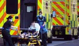 Các bác sĩ Anh dọa ngừng điều trị Covid-19 vì thiếu đồ bảo hộ