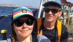 Đi du thuyền vòng quanh thế giới, cặp đôi bị sốc vì Covid-19 khi lên bờ