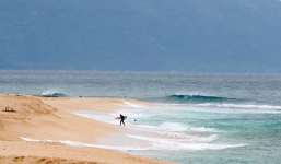 Hawaii trả tiền để ‘đuổi’ khách không chịu cách ly