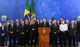 Là điểm nóng Covid-19, Tổng thống Brazil vẫn xem nhẹ dịch