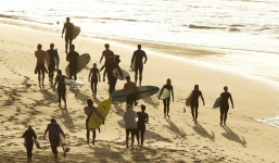 Úc tuyên bố 'đang chiến thắng' Covid-19, gỡ dần phong tỏa