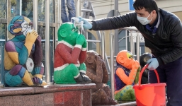 Nga gần 100.000 ca Covid-19, Tổng thống Putin kéo dài phong tỏa