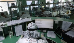 Thêm hơn 10.500 ca Covid-19 trong 24 giờ, Nga tính siết phong tỏa Moscow