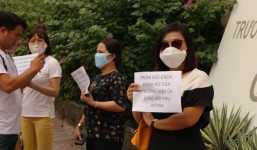 Hàng trăm phụ huynh trường quốc tế phản đối học phí online