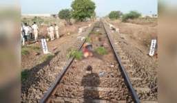Ngủ trên đường ray, 15 người Ấn Độ bị tàu hỏa cán qua thiệt mạng