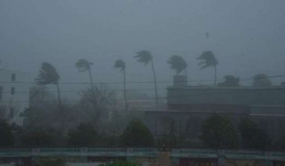 Siêu bão sức gió 240km/h sắp đổ bộ Ấn Độ