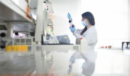 Trung Quốc tìm ra loại thuốc chặn đứng dịch Covid-19 không cần vắc xin