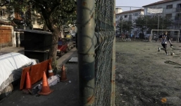 Xác người nghi nhiễm Covid-19 bị bỏ mặc trên phố Brazil suốt 30 giờ