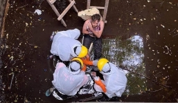 Bị chó đuổi, du khách mắc cạn dưới giếng 6 ngày